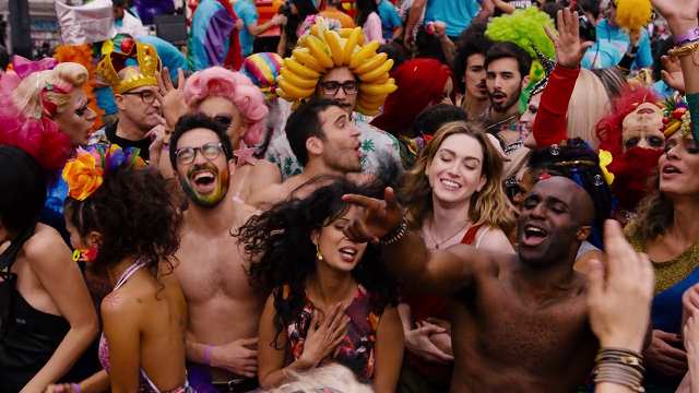 Netflixオリジナルシリーズおすすめランキング　センス8　ゲイパレードの様子